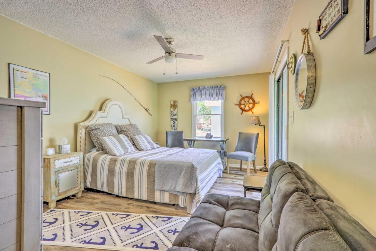 Cheerful Camdenton Cottage Steps To Lake! エクステリア 写真